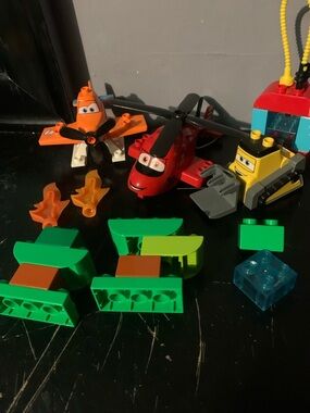 2014 Lego Duplo Planes Set #10538 Fire & Rescue Team Missing Pieces